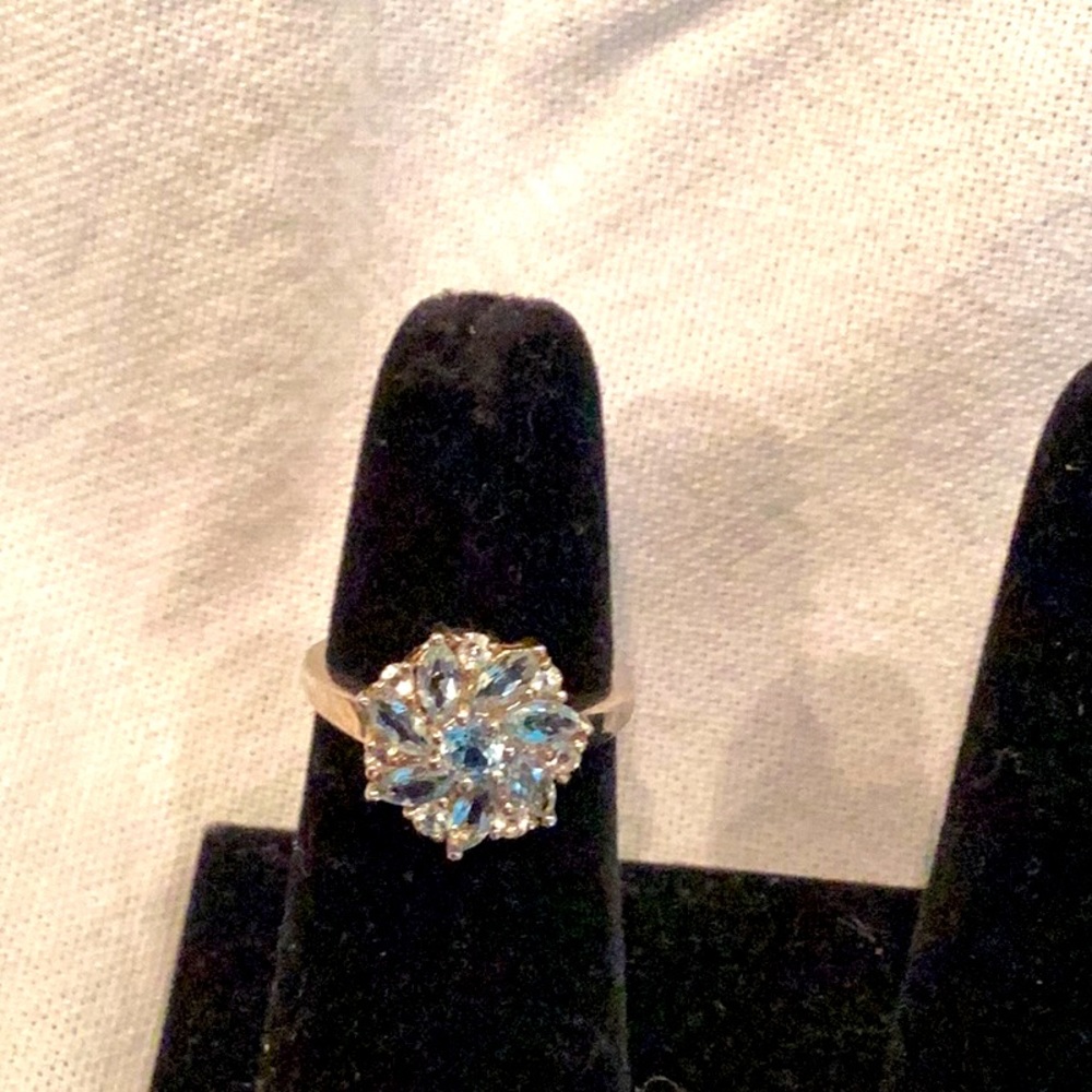 Stunning topaz floral ring